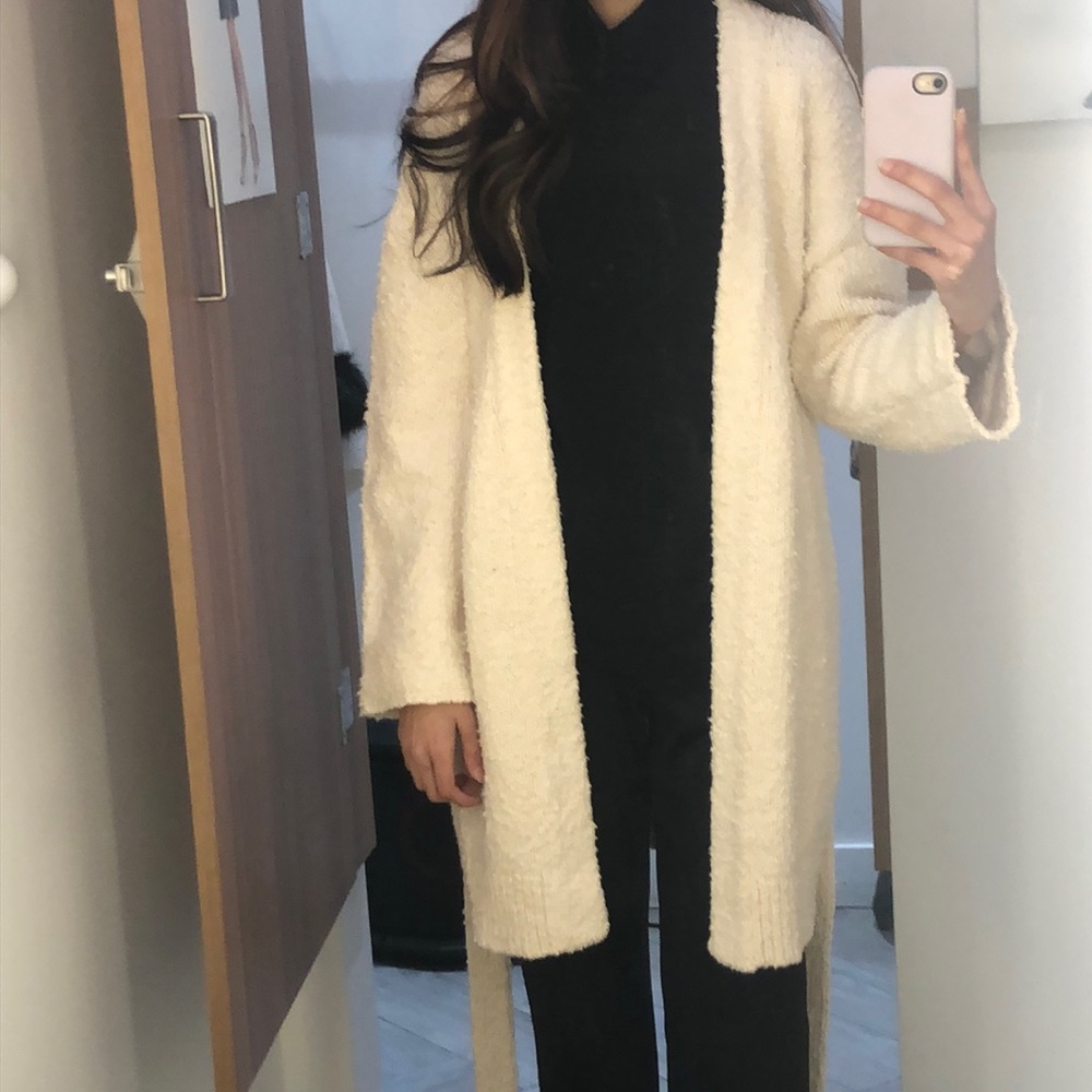 cardigan/robe